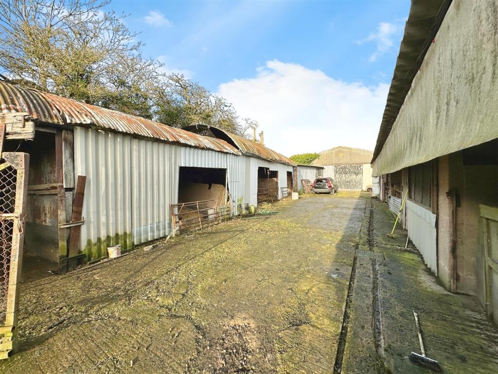 Additional property image - Harbury, Leamington Spa