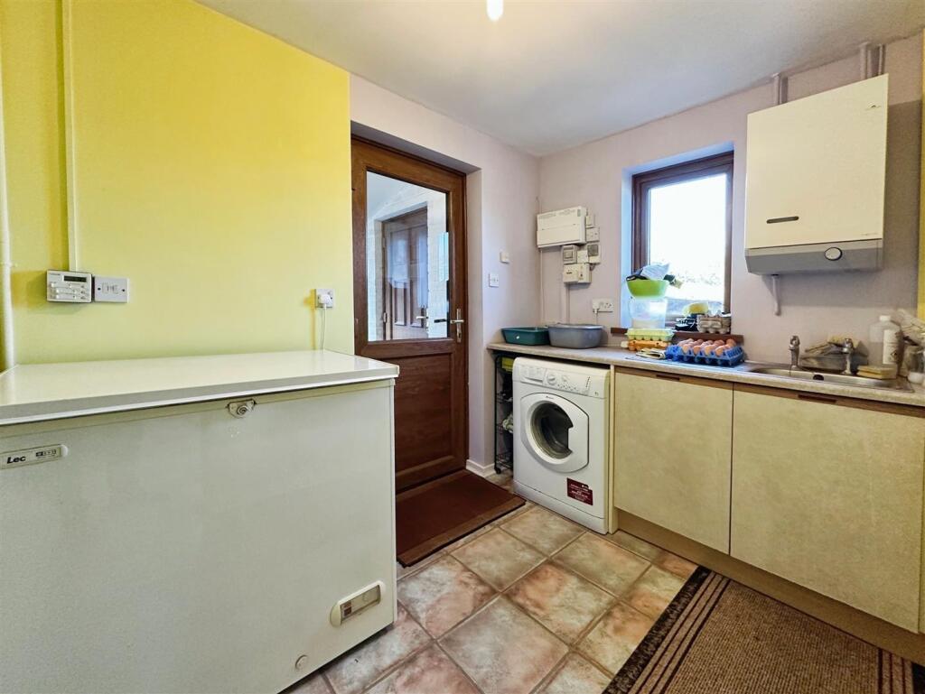 Additional property image - Harbury, Leamington Spa
