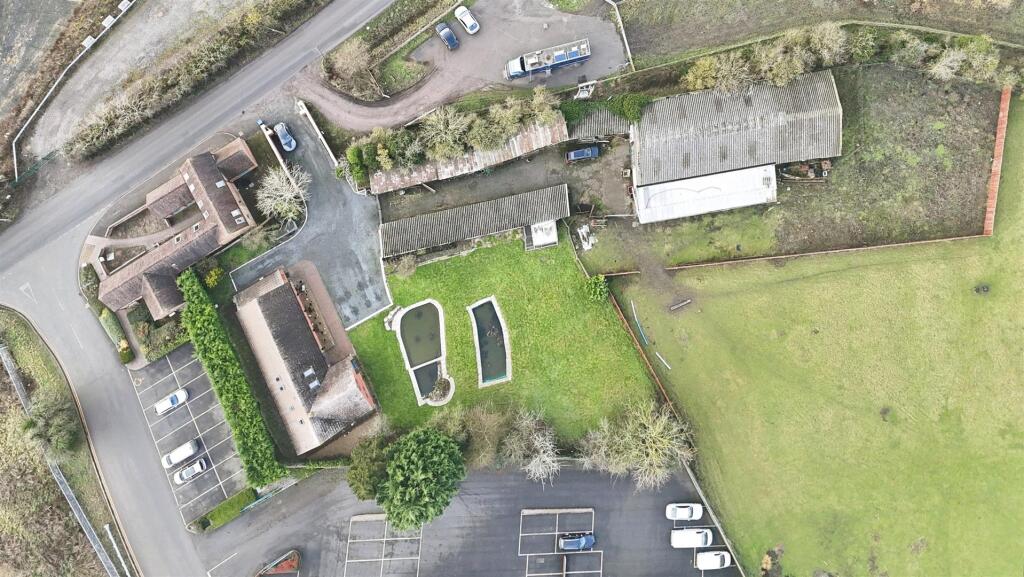 Additional property image - Harbury, Leamington Spa