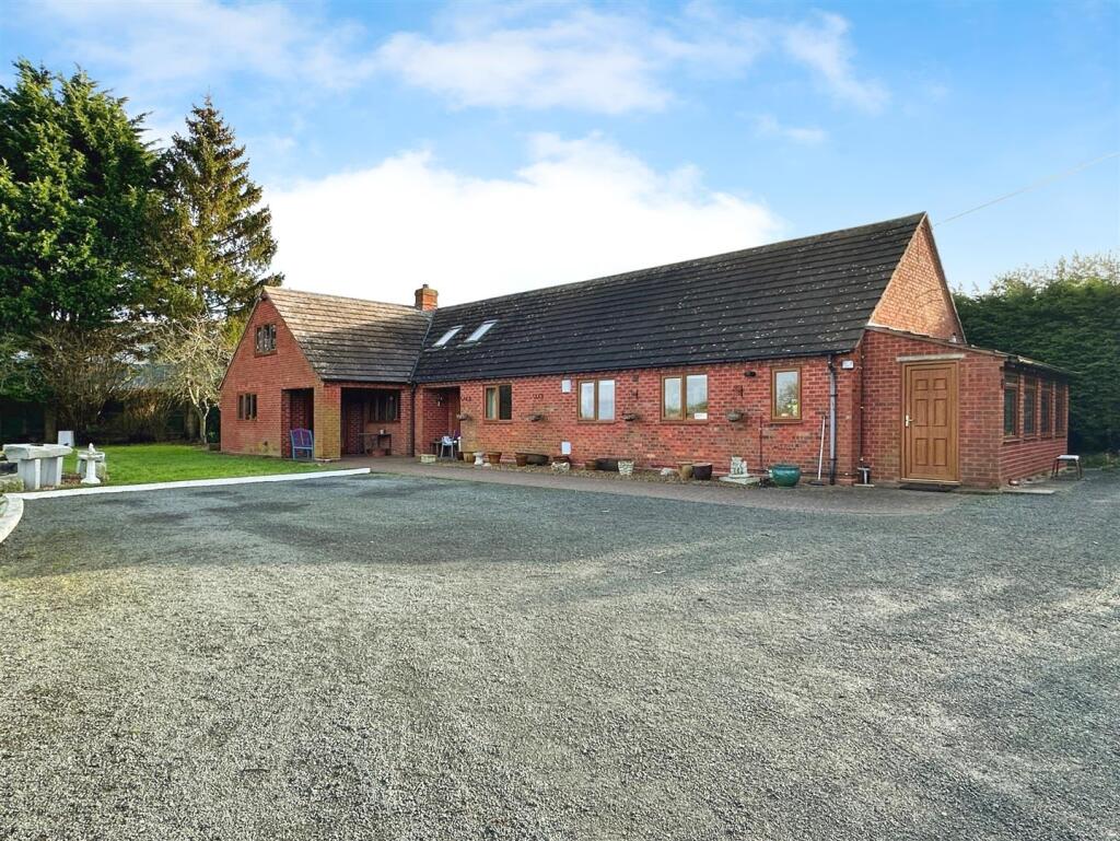 Additional property image - Harbury, Leamington Spa