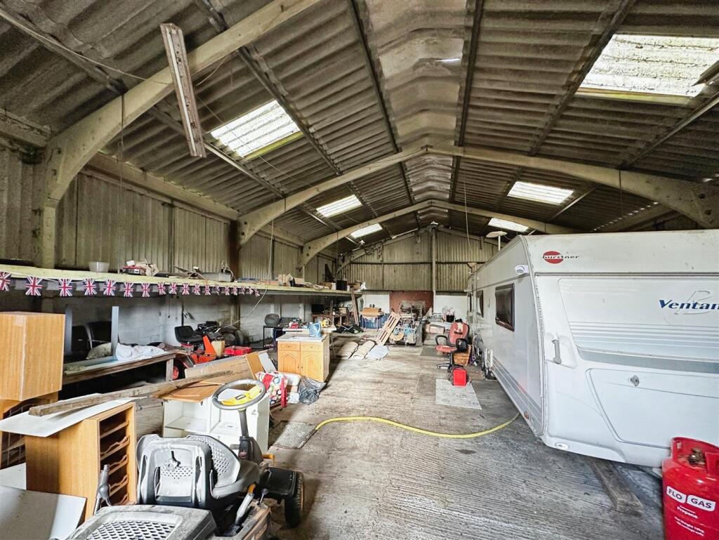 Additional property image - Harbury, Leamington Spa
