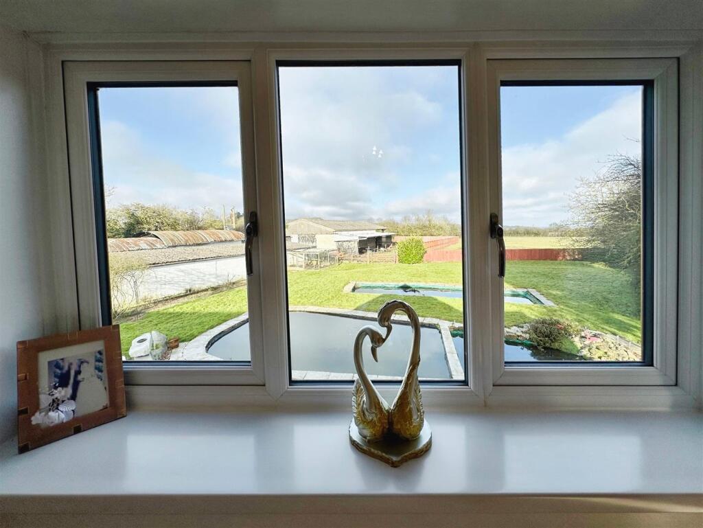 Additional property image - Harbury, Leamington Spa