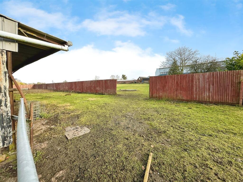 Additional property image - Harbury, Leamington Spa