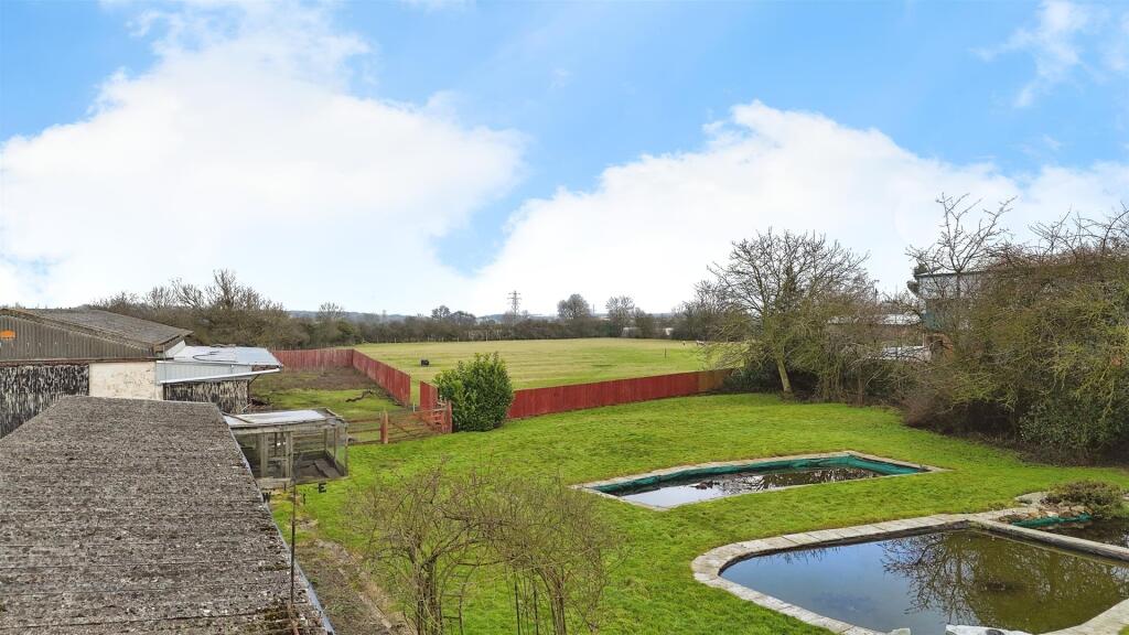 Additional property image - Harbury, Leamington Spa