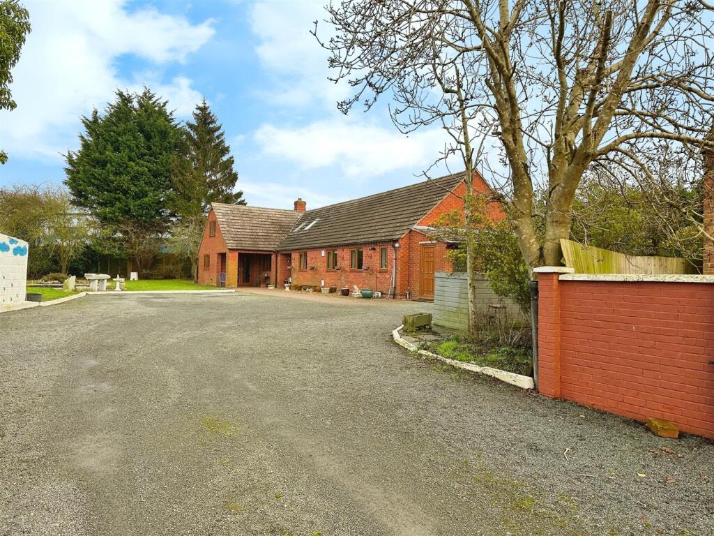 Additional property image - Harbury, Leamington Spa