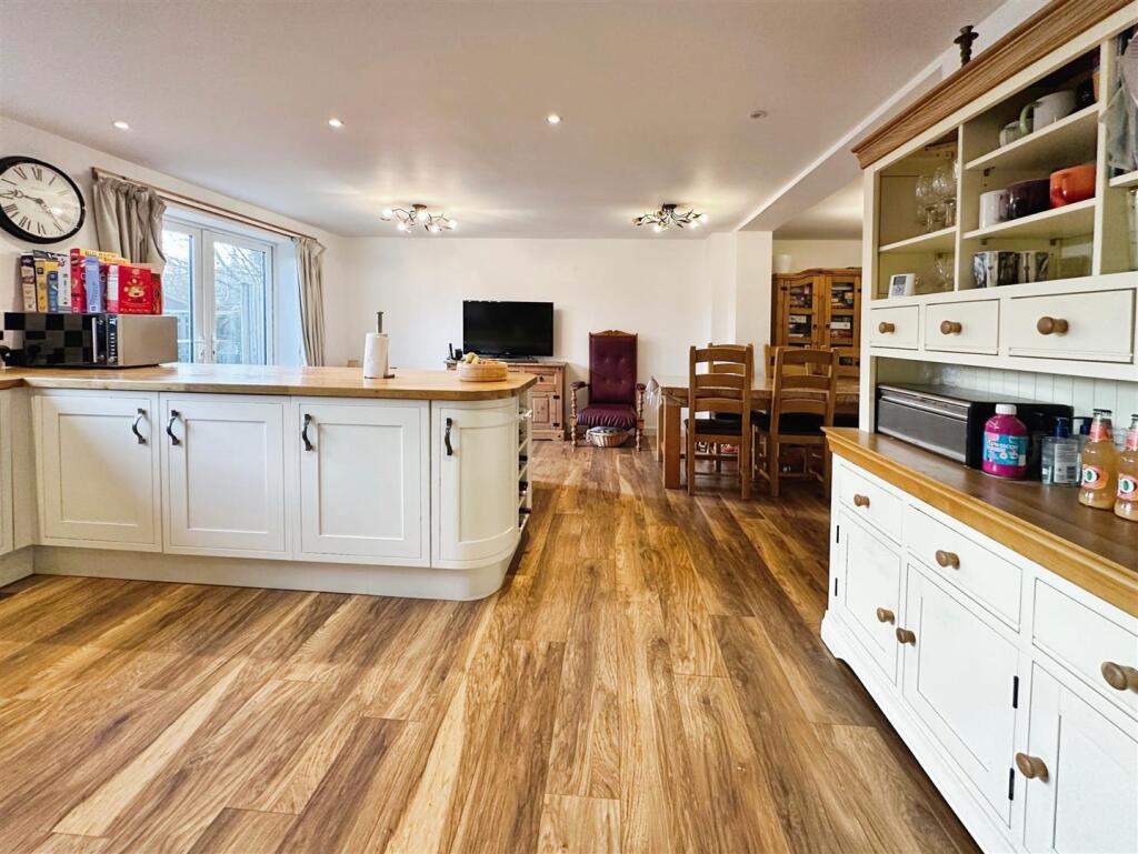 Additional property image - Manor Road, Harbury, Leamington Spa