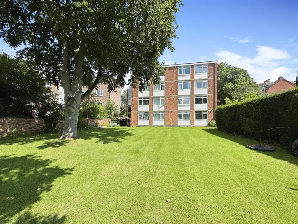 Main image of property: Kenilworth Road, Leamington Spa