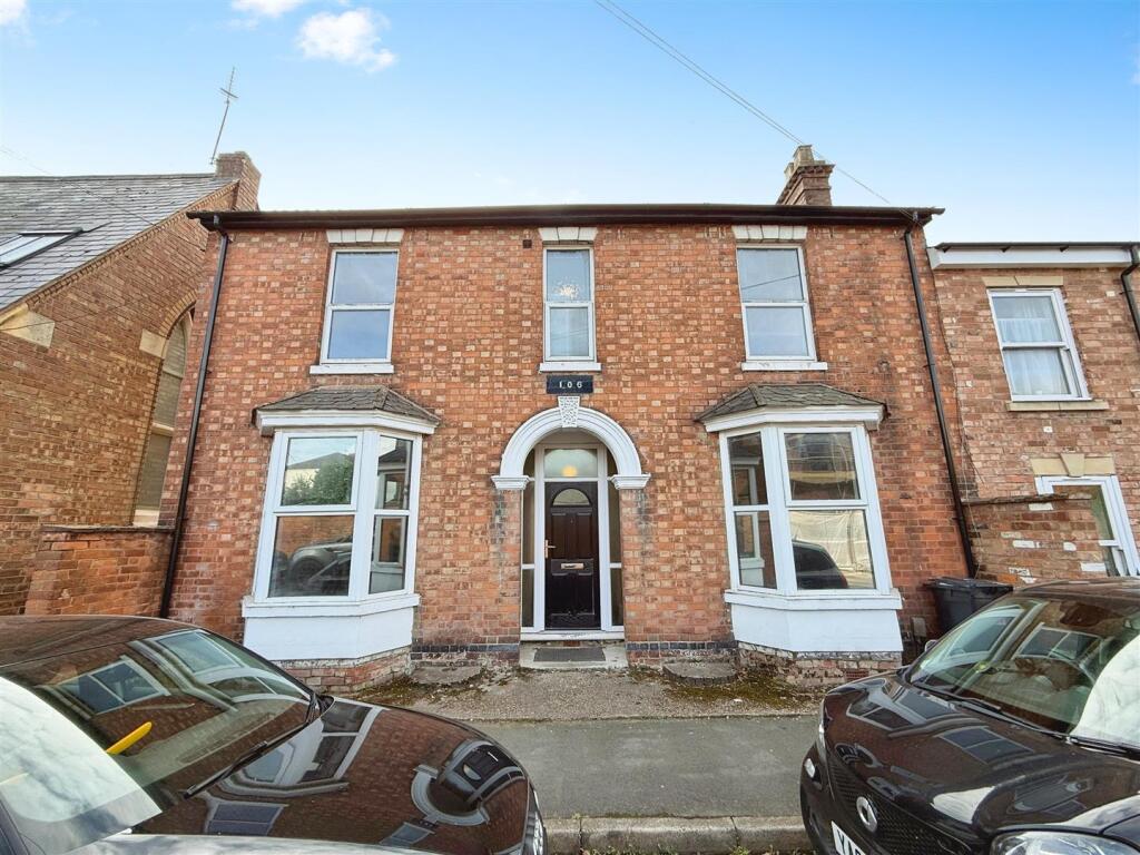 8 bedroom town house