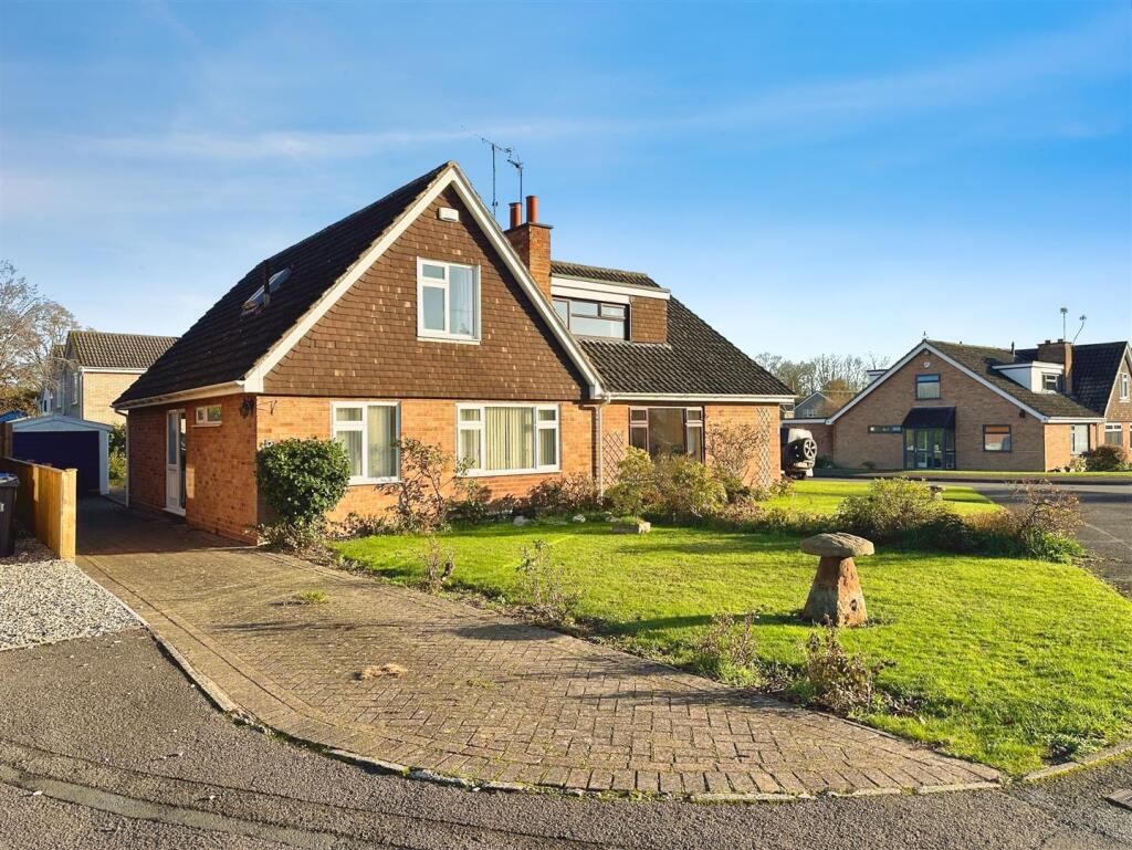 Main image of property: Ravensdale Avenue, Leamington Spa