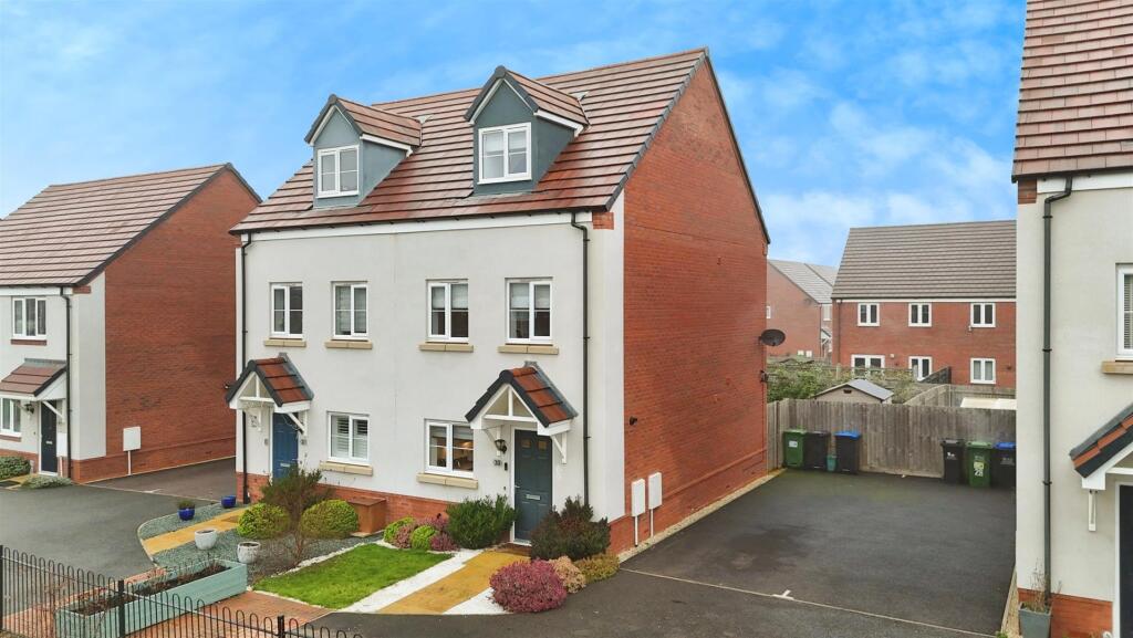 Main image of property: Sandpit Boulevard, Warwick