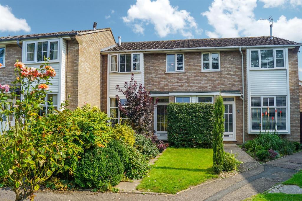 3 bedroom terraced house for sale in Upper Holly Walk, Leamington Spa, CV32