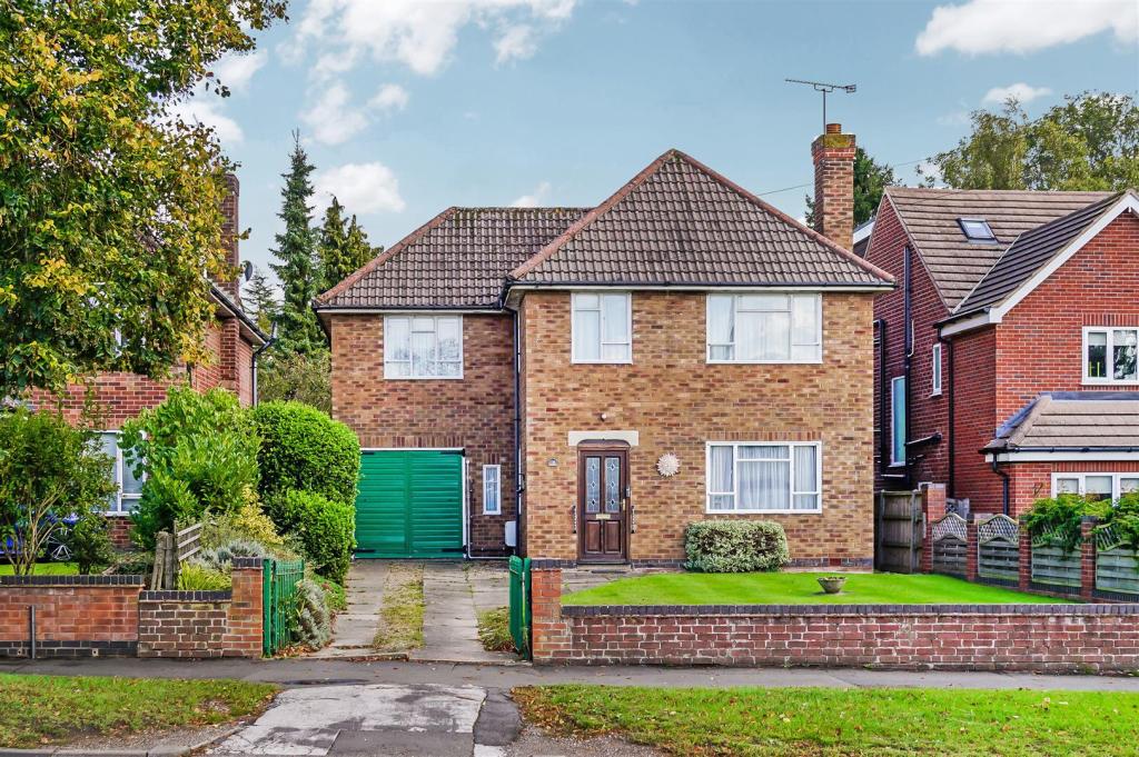 3 bedroom detached house for sale in Lillington Road, Leamington Spa, CV32