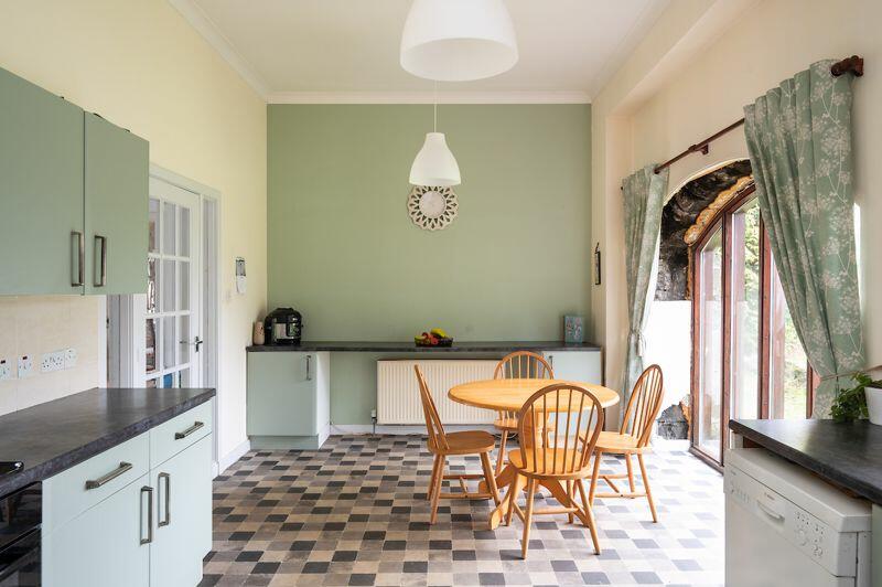 5 bedroom smallholding for sale in 2 Blackfaulds Farm, Avonbridge