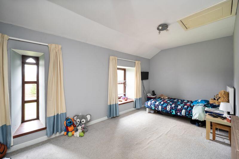 5 bedroom smallholding for sale in 2 Blackfaulds Farm, Avonbridge