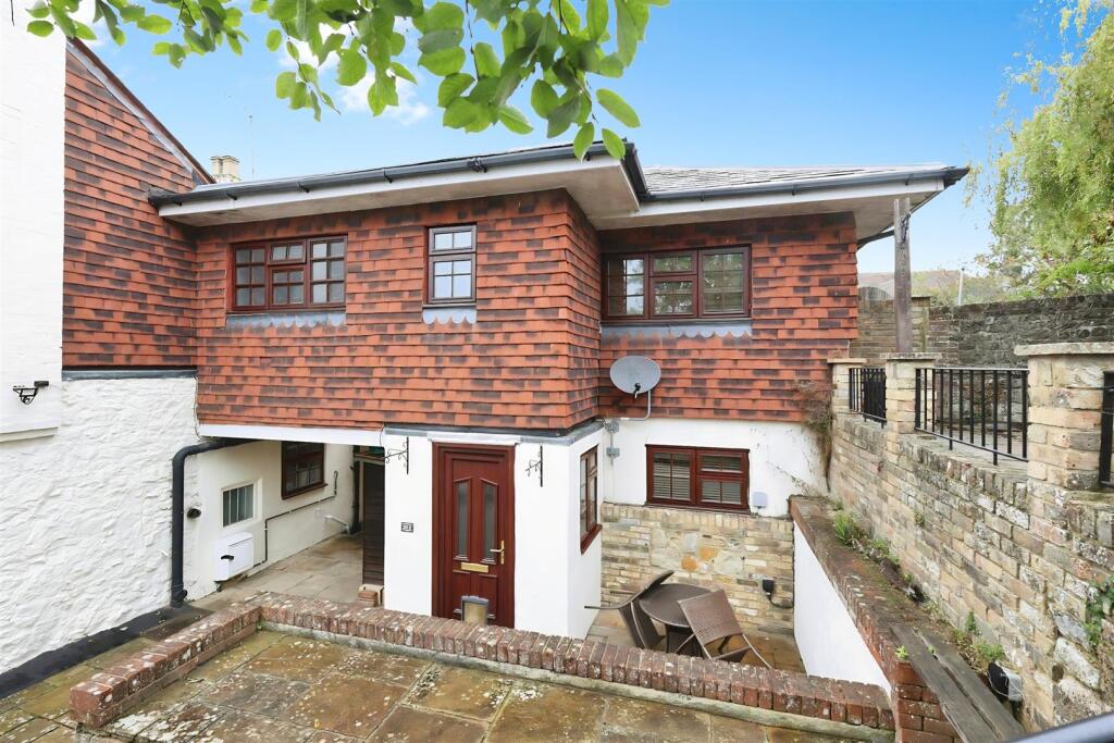 Main image of property: London Road, Riverhead, Sevenoaks