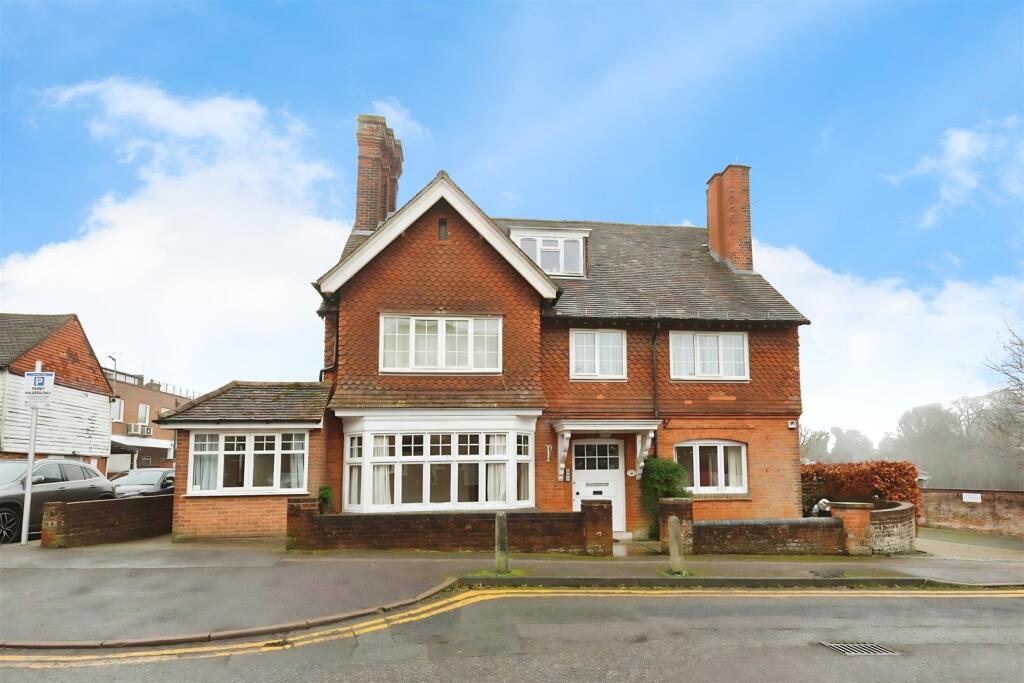 Main image of property: Rockdale Road, Sevenoaks