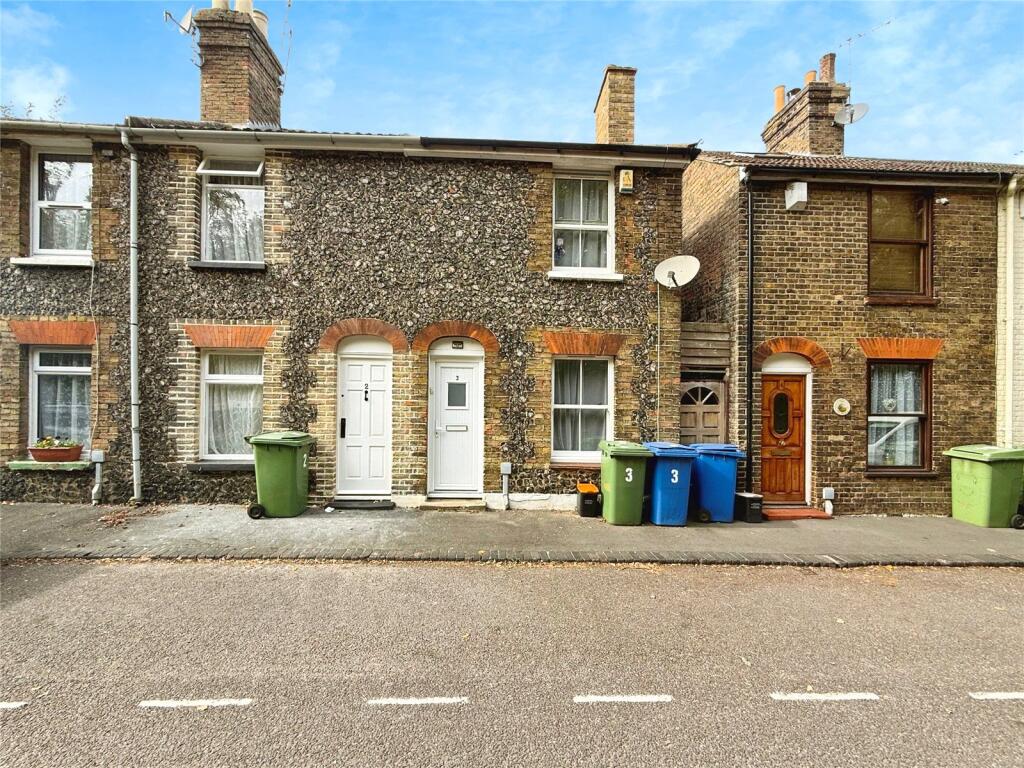 Main image of property: Park Road, Faversham, Kent, ME13
