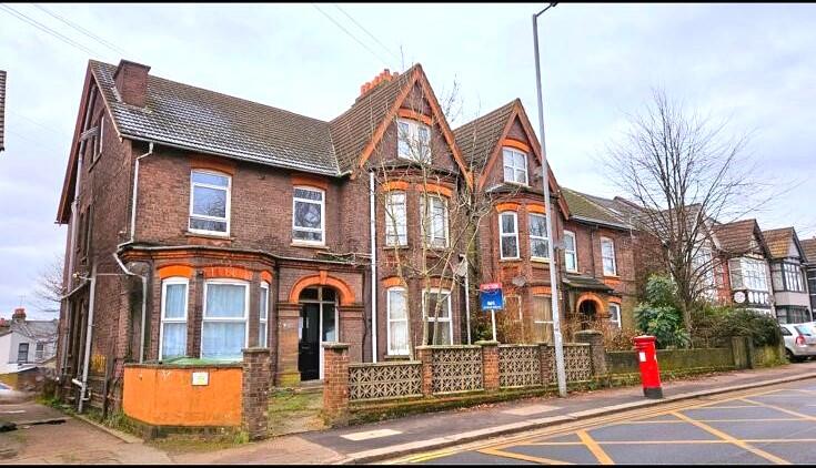 Main image of property: Biscot Road, Luton, Bedfordshire, LU3