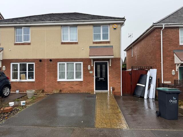 Main image of property: Verde Close, Luton, Bedfordshire, LU2