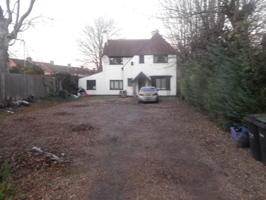 Main image of property: Trinity Road, Luton, Bedfordshire, LU3