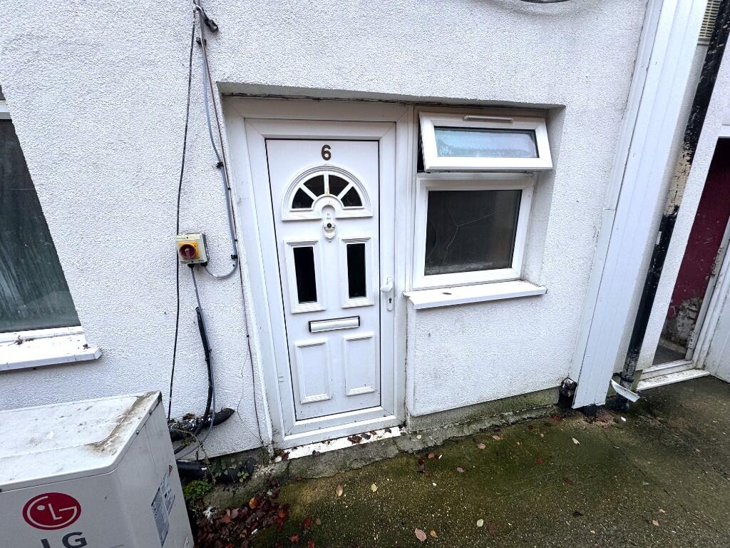 Main image of property: Hazelbury Crescent, Luton, Bedfordshire, LU1