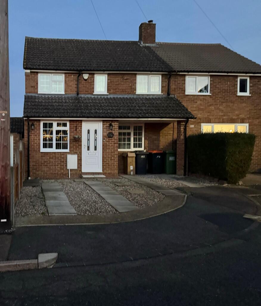 Main image of property: Jeans Way, Dunstable, Bedfordshire, LU5