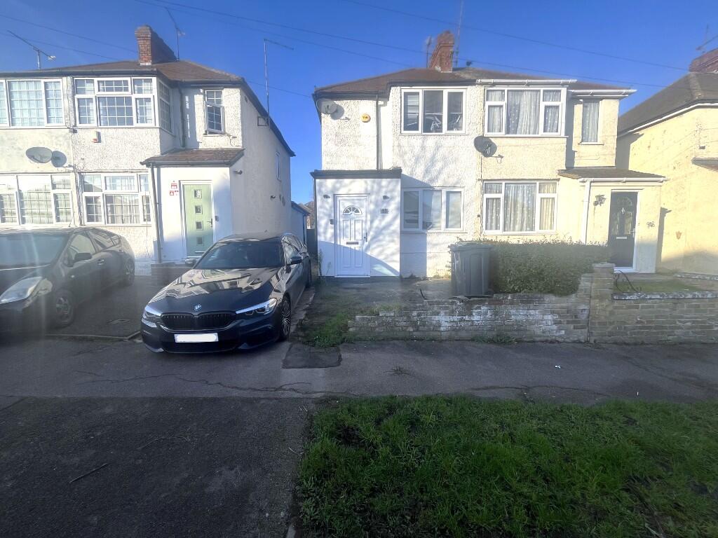 Main image of property: Fourth Avenue, Luton, Bedfordshire, LU3