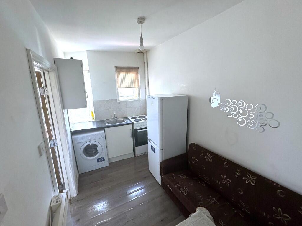 Main image of property: Dunstable Road,Luton,LU1