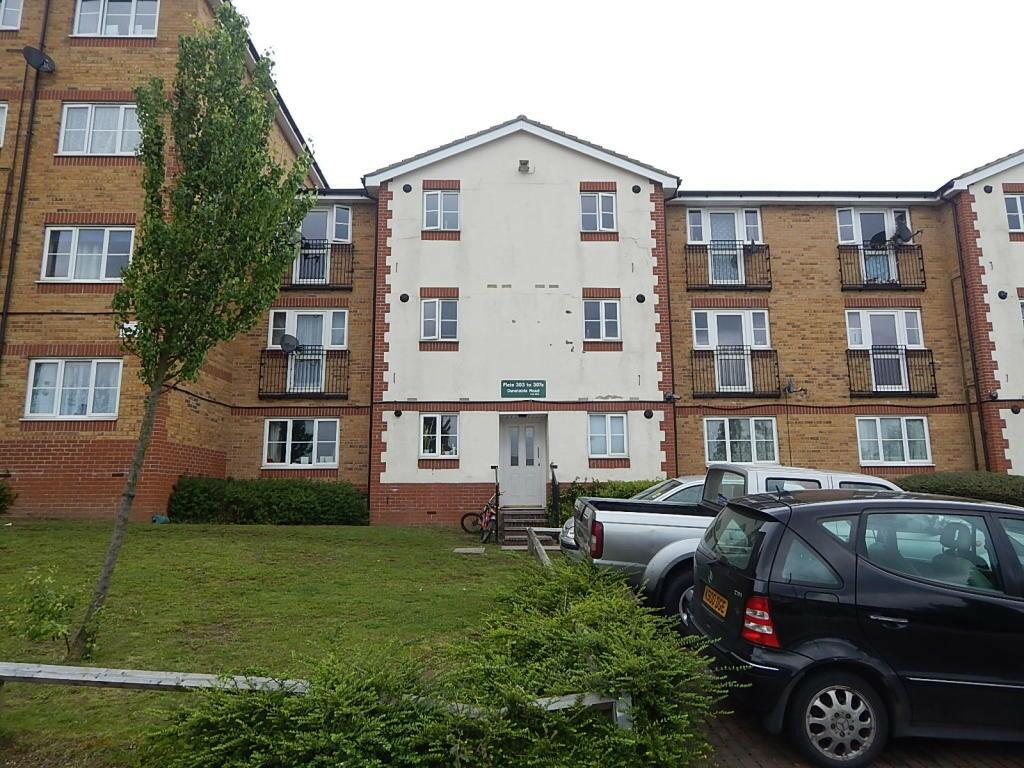 2 bedroom flat for rent in Dunstable Road, Luton, Bedfordshire, LU4