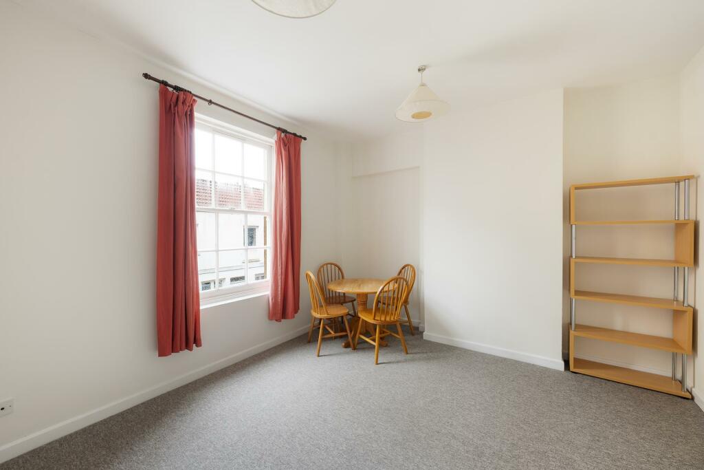1 bedroom flat for rent in Flat , Clifton Road, BS8