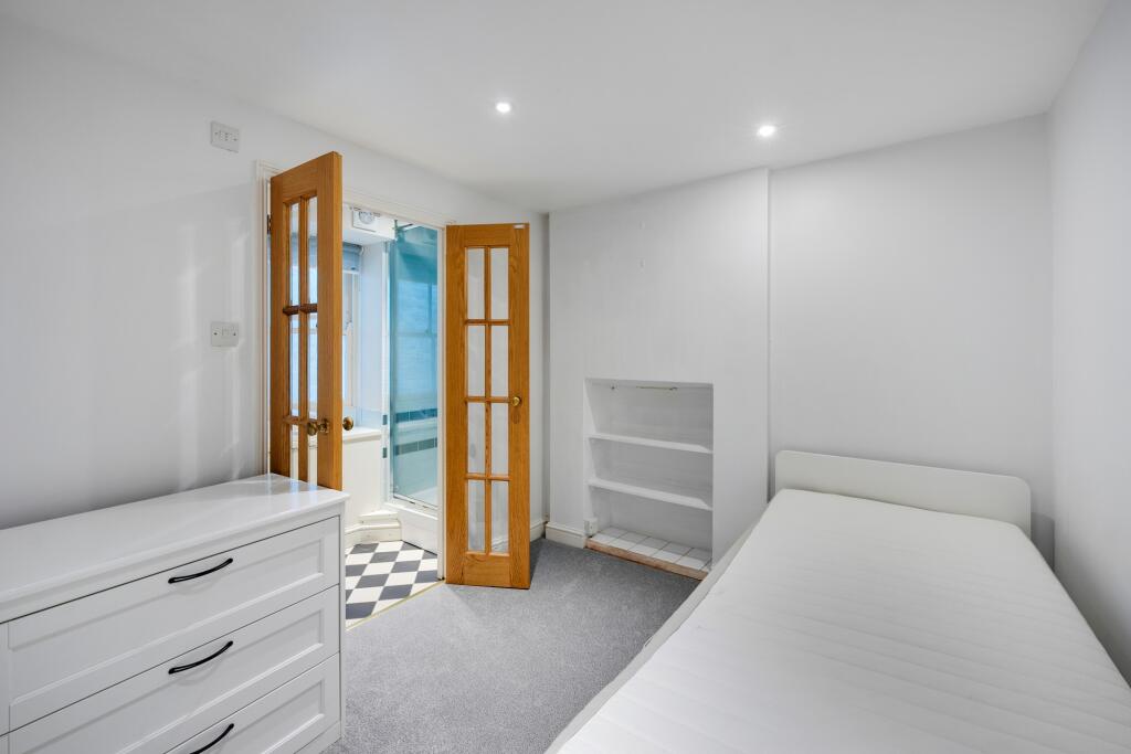 Additional property image - Westfield Place, Clifton, BS8