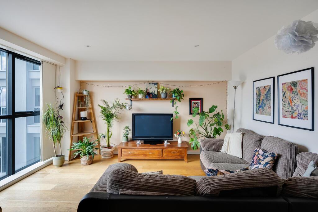 Main image of property: Flat  Airpoint, West Street, BS3