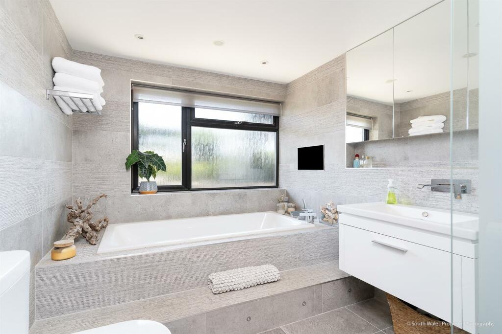 Additional property image - The Old Orchard, 7 Merevale, Dinas Powys, CF64 4HS