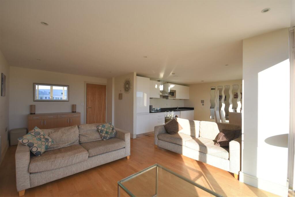 2 bedroom apartment for sale in 308 Woodlands, Hayes Road, Sully