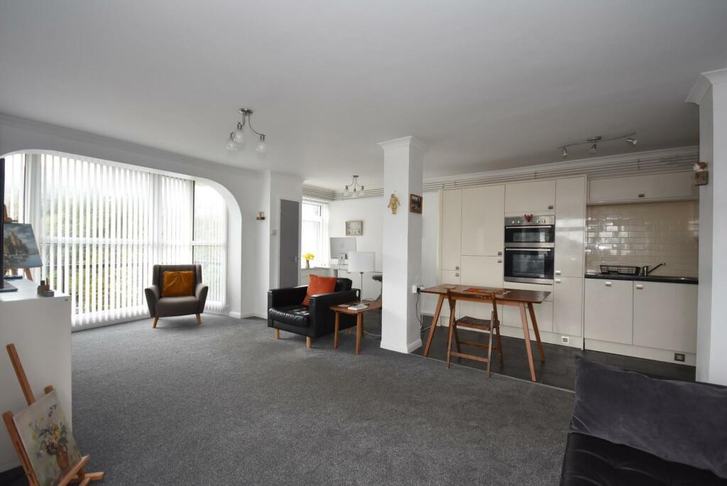 Additional property image - 54 Seabank, The Esplanade, Penarth, CF64 3AR