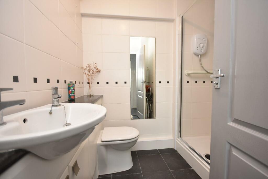 Additional property image - 54 Seabank, The Esplanade, Penarth, CF64 3AR