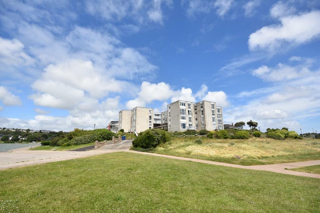 2 bedroom apartment for sale in 34 Sea Point, Barry, CF62 6TB, CF62