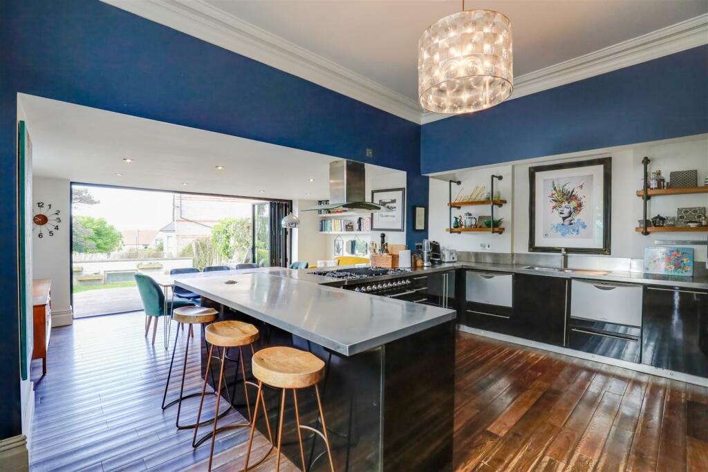 Additional property image - 1 St. Augustines Place, Penarth, CF64 1BJ