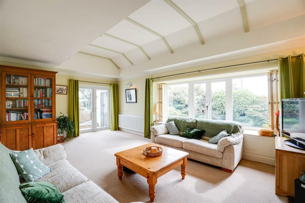 Additional property image - 2 Turnpike Close, Dinas Powys, CF64 4HT