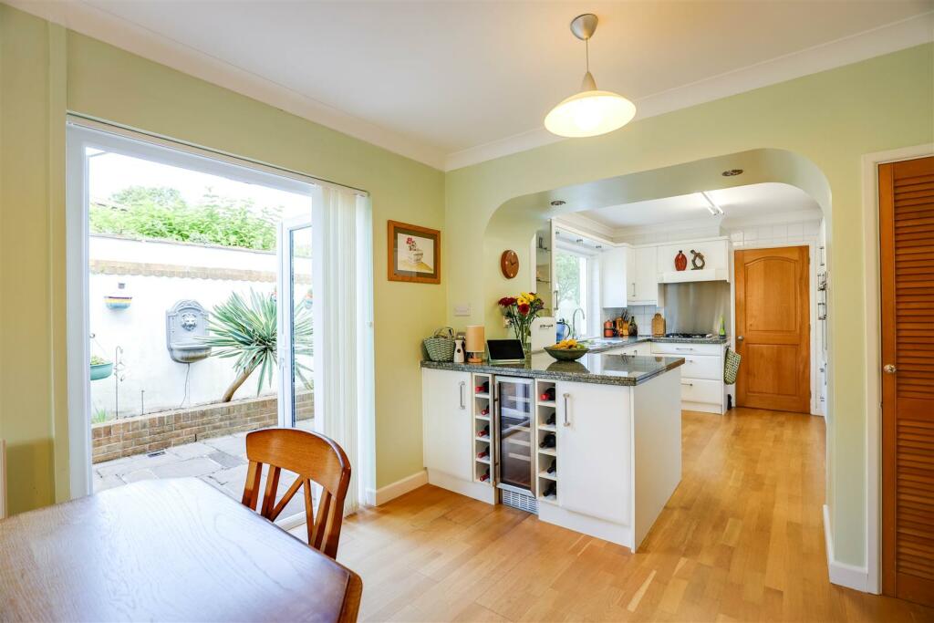 Additional property image - 2 Turnpike Close, Dinas Powys, CF64 4HT