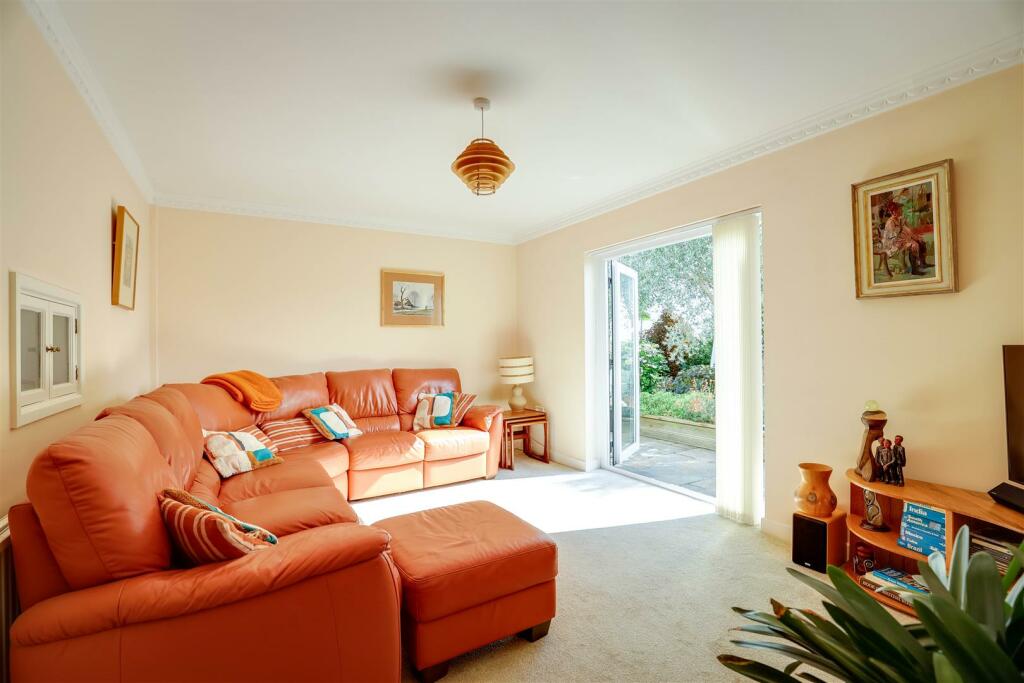 Additional property image - 2 Turnpike Close, Dinas Powys, CF64 4HT