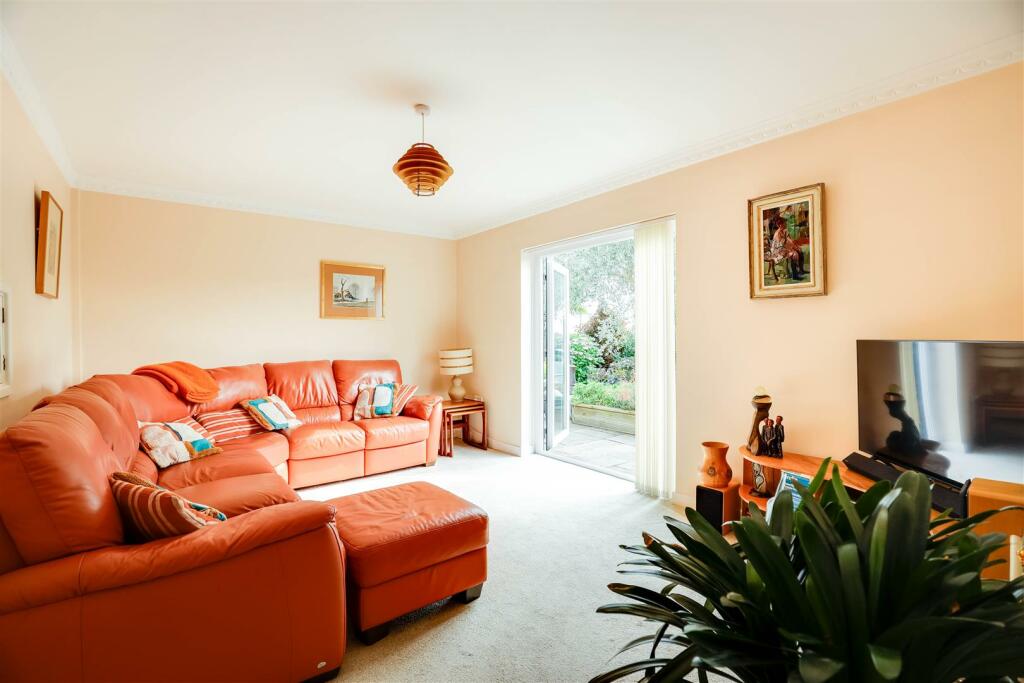 Additional property image - 2 Turnpike Close, Dinas Powys, CF64 4HT
