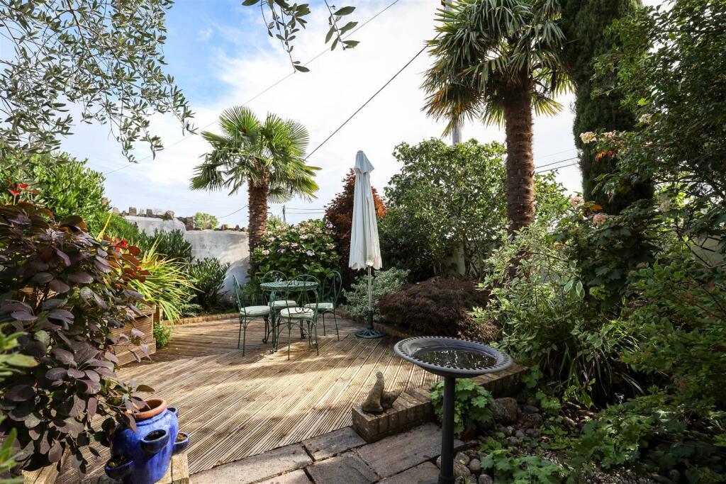 Additional property image - 2 Turnpike Close, Dinas Powys, CF64 4HT