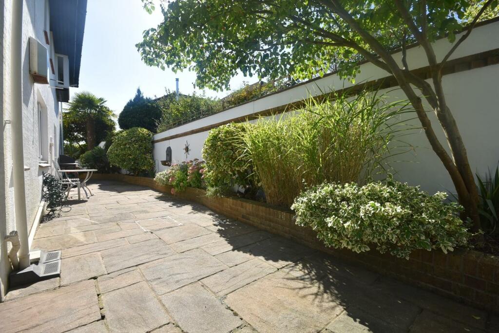 Additional property image - 2 Turnpike Close, Dinas Powys, CF64 4HT