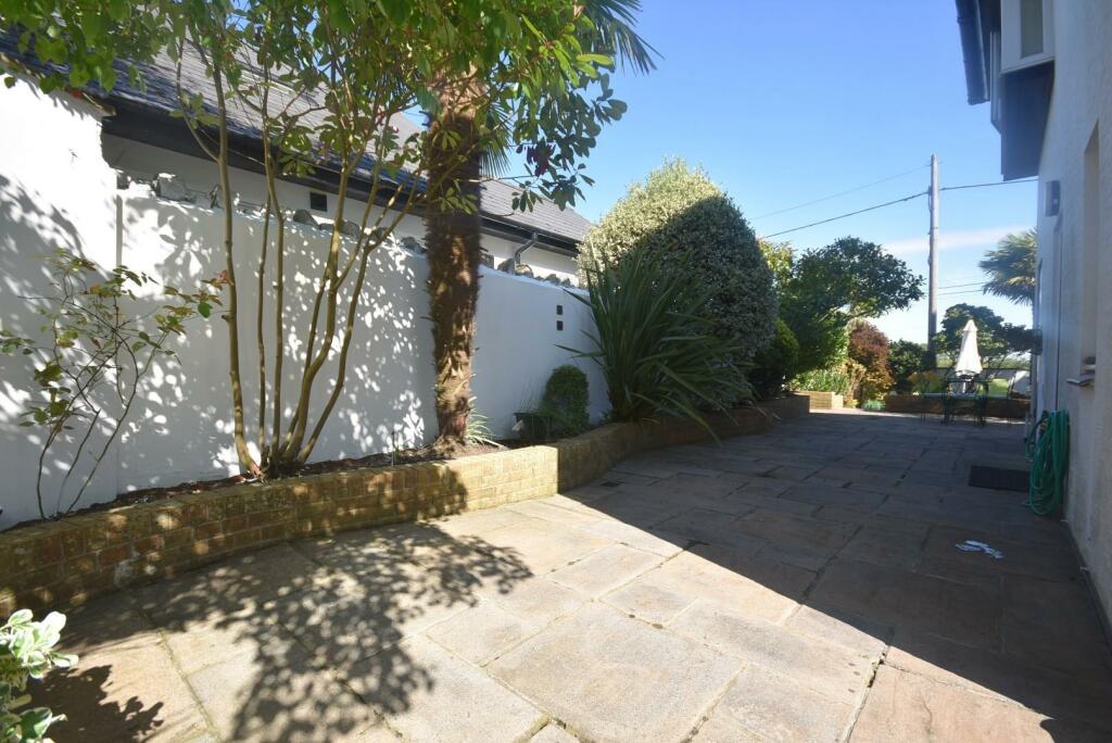 Additional property image - 2 Turnpike Close, Dinas Powys, CF64 4HT