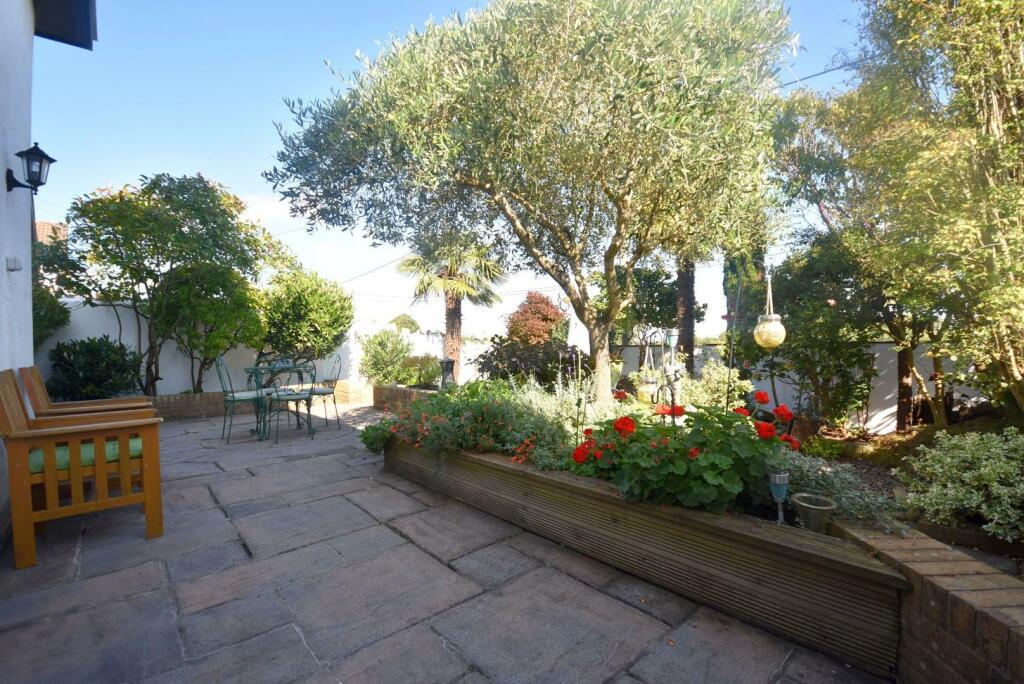 Additional property image - 2 Turnpike Close, Dinas Powys, CF64 4HT