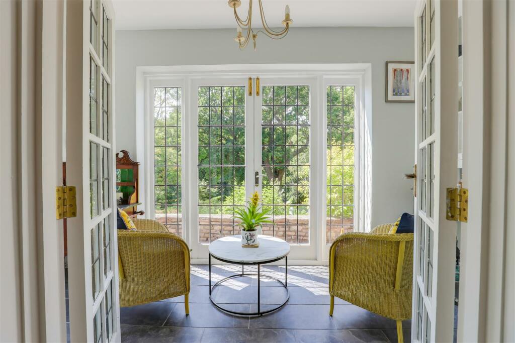 Additional property image - Trefnant, Dinas Powys, Vale Of Glamorgan, CF64 4HH