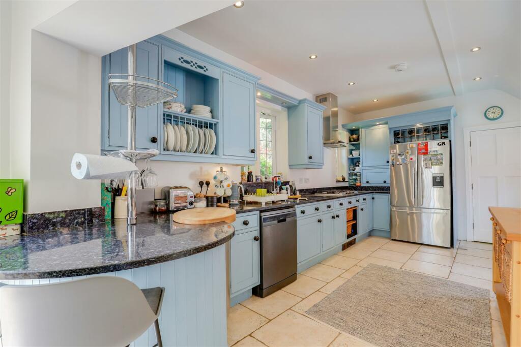 Additional property image - Trefnant, Dinas Powys, Vale Of Glamorgan, CF64 4HH