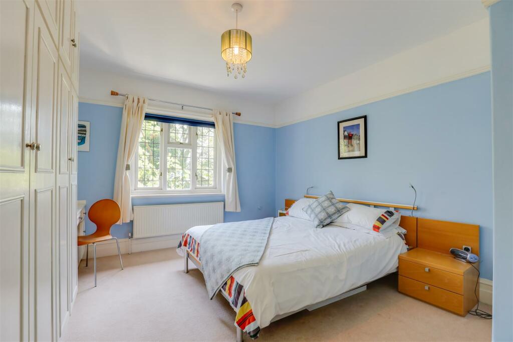 Additional property image - Trefnant, Dinas Powys, Vale Of Glamorgan, CF64 4HH