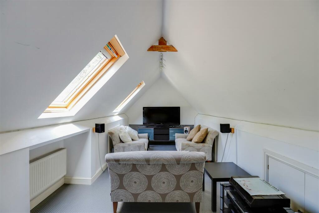 Additional property image - Trefnant, Dinas Powys, Vale Of Glamorgan, CF64 4HH